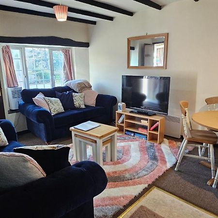 No 4 Trelawney Apartment - Onsite Bar - Restaurant - Horse Riding Menheniot Exterior foto